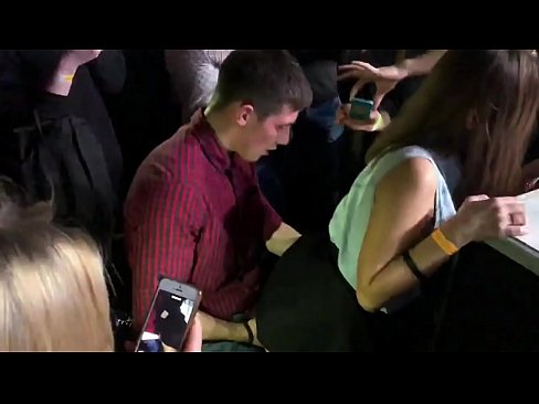 ❤️ Իսկական սեքս ռուսական գիշերային ակումբում. 18-ամյա ռուս աղջիկն անուսի և հեշտոցի մեջ ծծվել է գիշերային ակումբում Պարզապես պոռնո մեզ մոտ